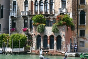 VENISE Grand Canal, façade fleurie 3/6/2015