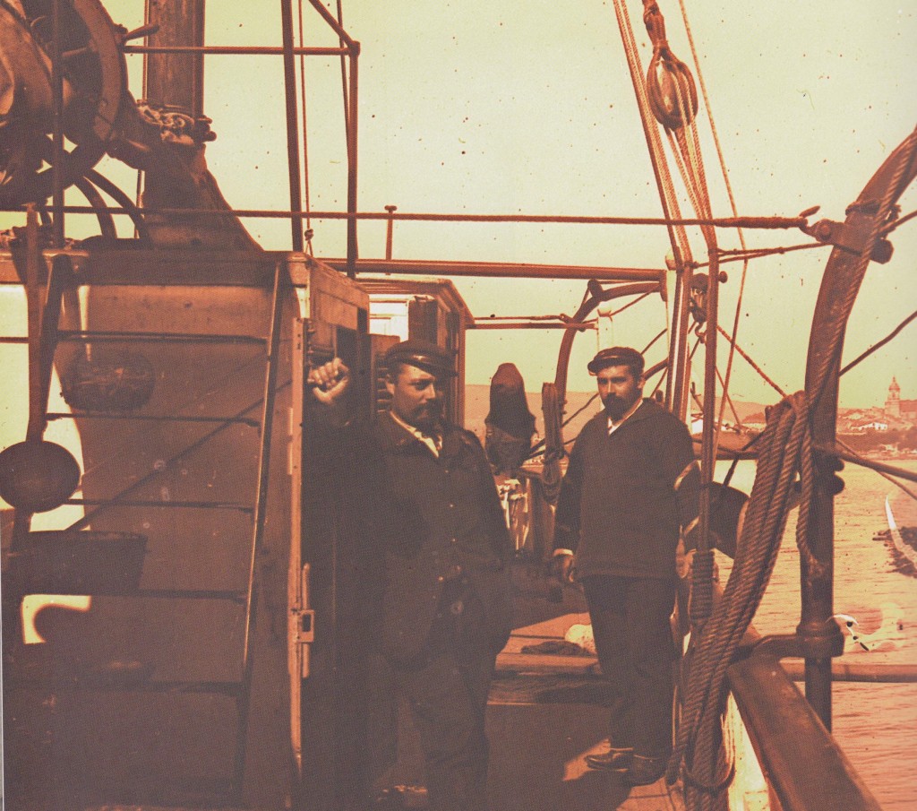 Sur le Javelot (le Javelot est la canonnière à vapeur  qui assure la surveillance de la frontière Franco-espagnole) (2)