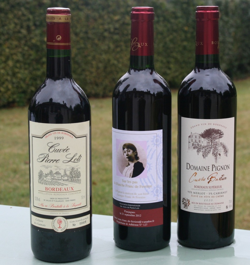Vins du domaine Pignon, avec étiquette imprimée spécialement pour ce voyage, cuvée Pierre Loti et cuvée de base.