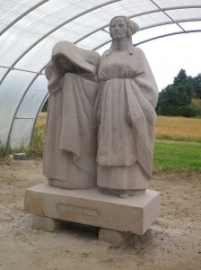 statue veuves Islandais 31-7-2016