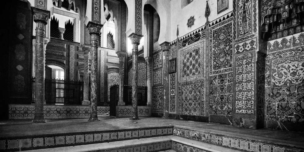 la-maison-se-repose-dun-succes-glane-au-fil-des-annees-elle-garde-le-souvenir-dun-passe-riche-et-original