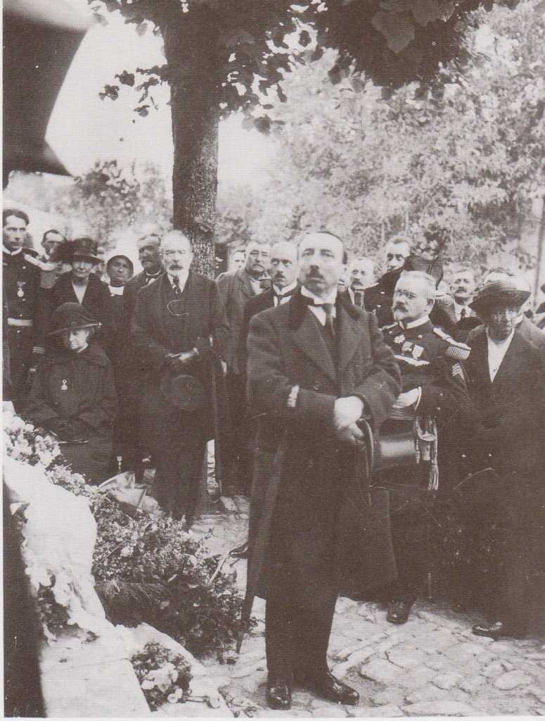 9-Perron maison Aïeules-Assistance-foule