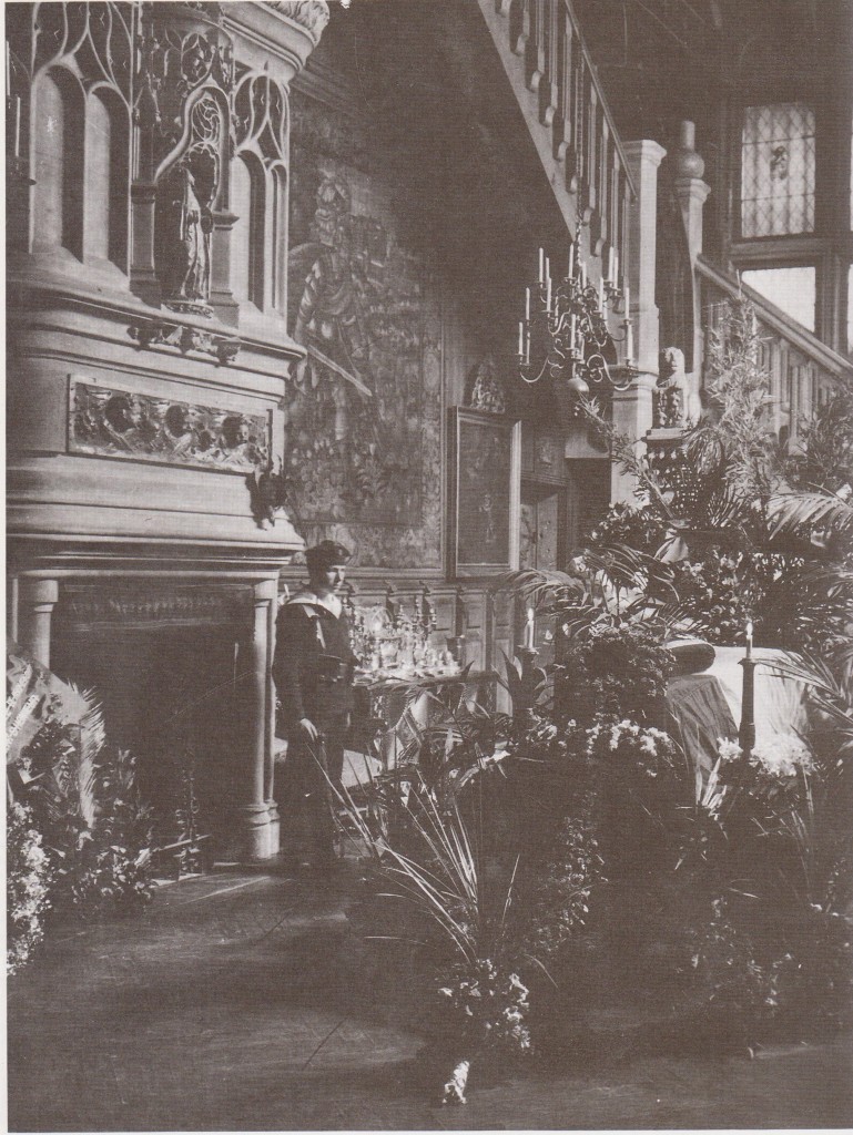 Cercueil-salle renaissance