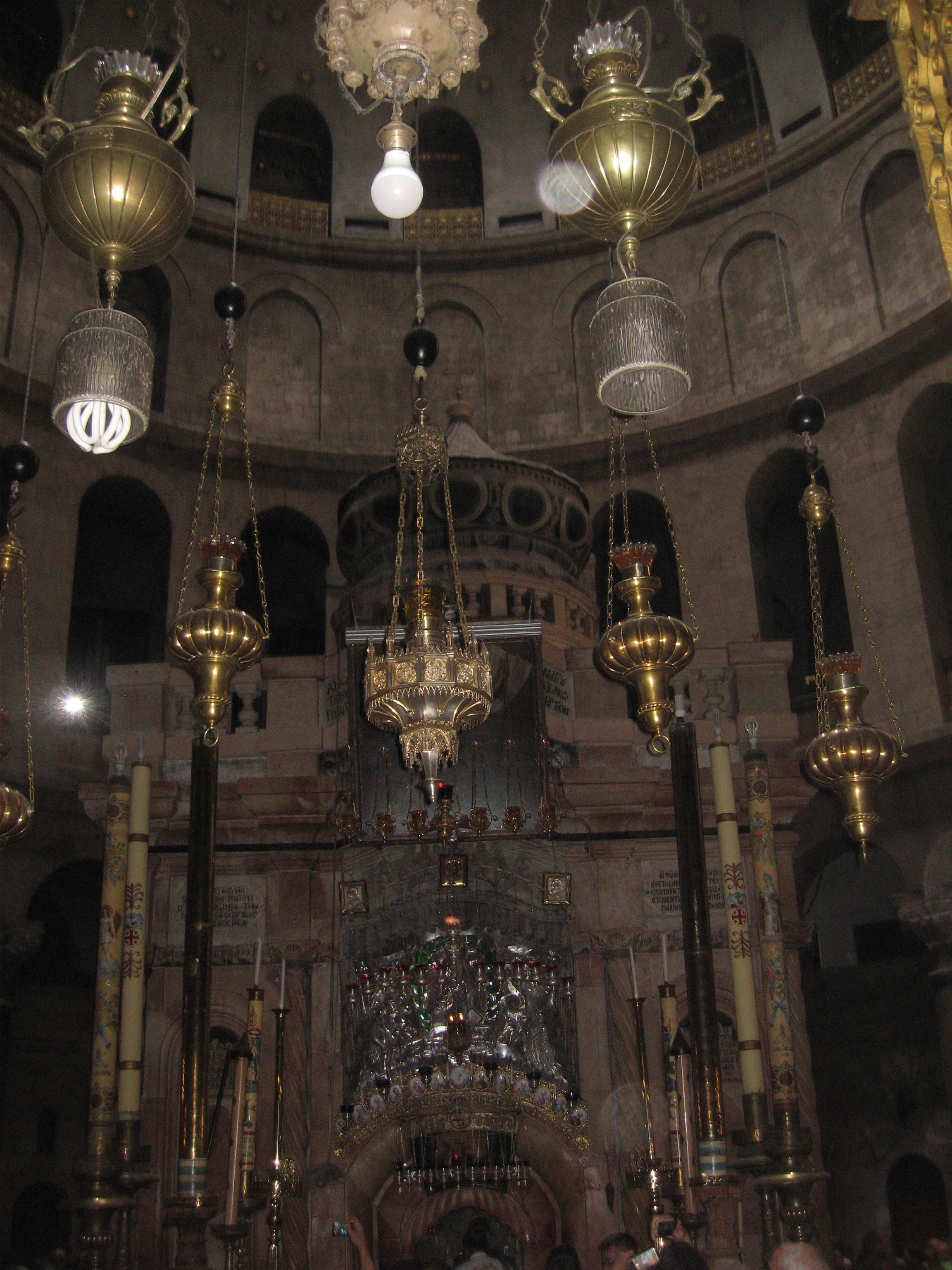 16-A l'intérieur du Saint-Sépulcre