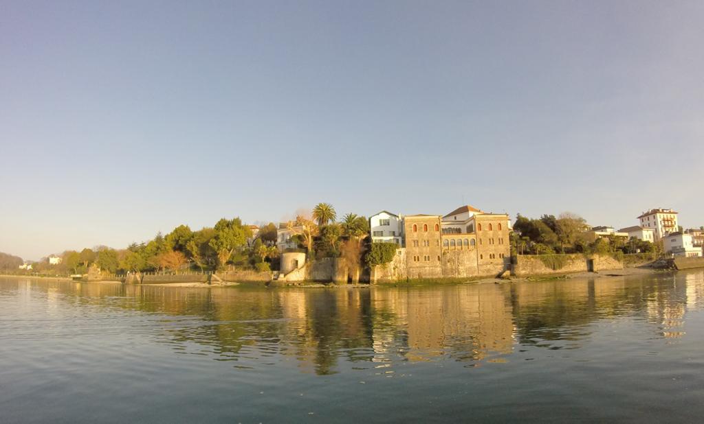 vue sur Bakharetchea depuis la Bidassoa